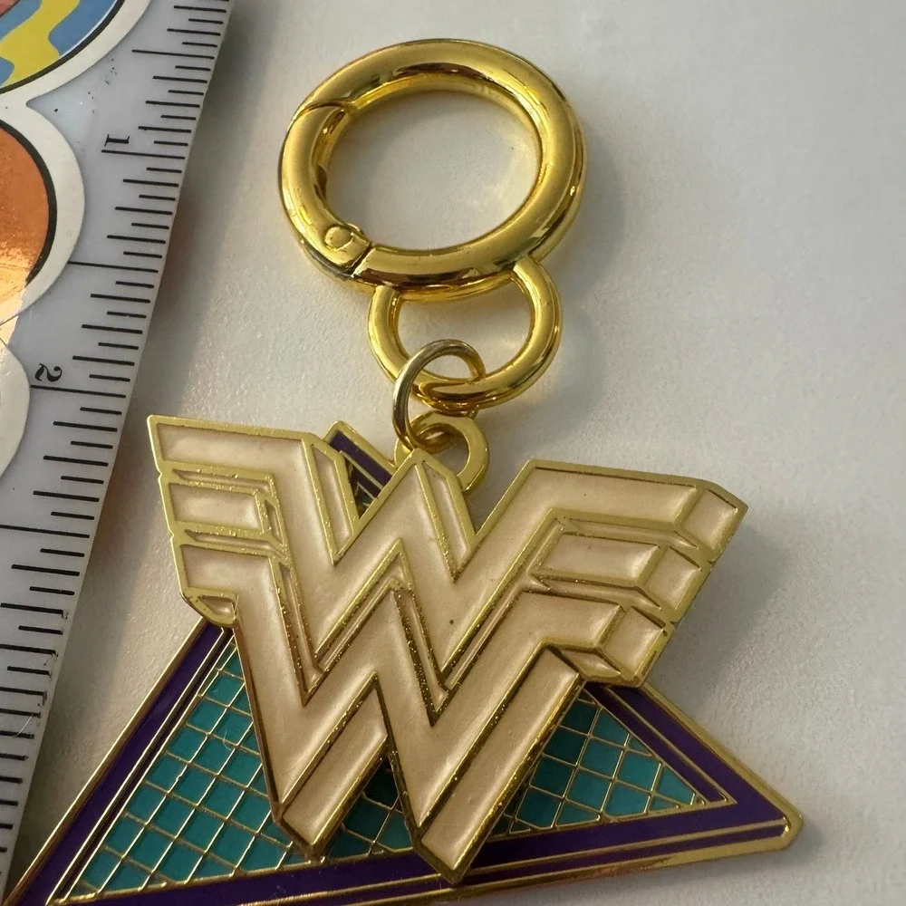 Hallmark Wonder Woman W Logo‎ Triangle Charm Keychain Gold Tone DC Comics